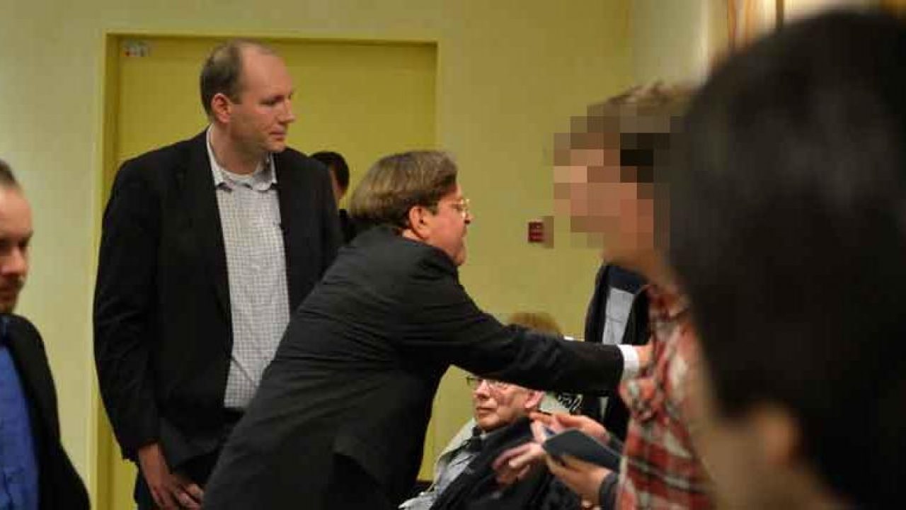 DEBATTENKULTUR WENN UDO ULFKOTTE BEIM AFD BÜRGERSTAMMTISCH AUF KRITISCHE BESUCHER TRIFFT
